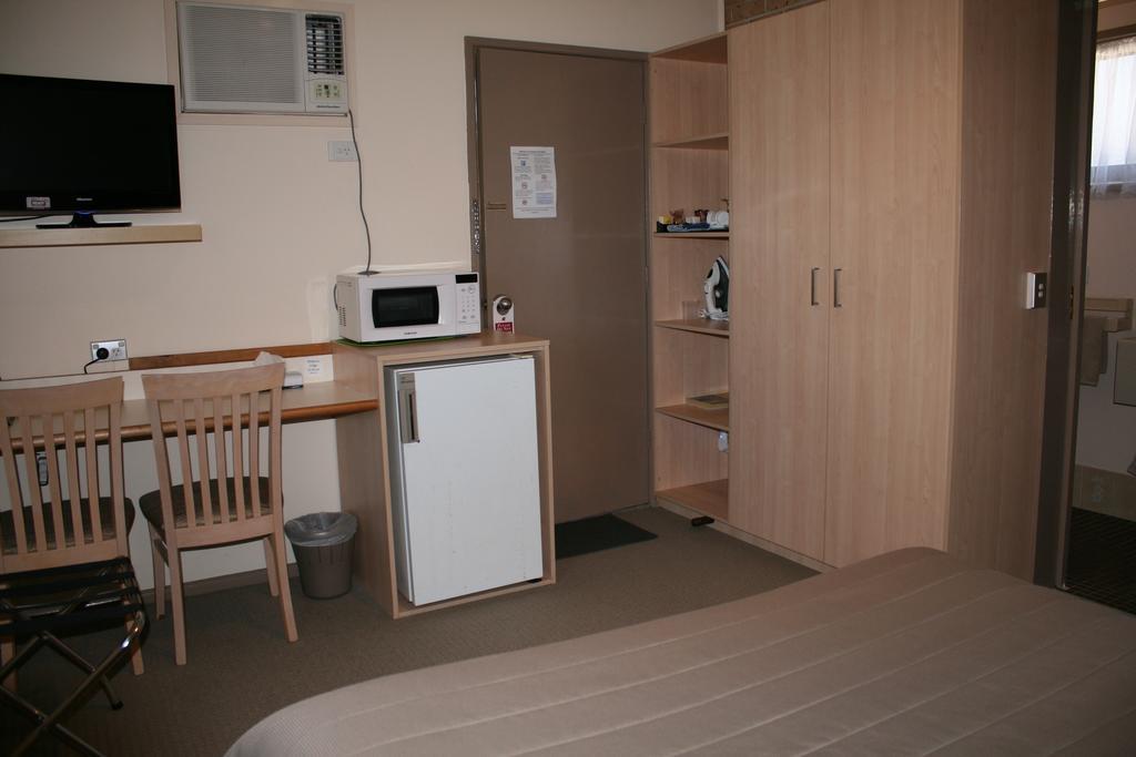 Marriott Park Motel Наура Стая снимка