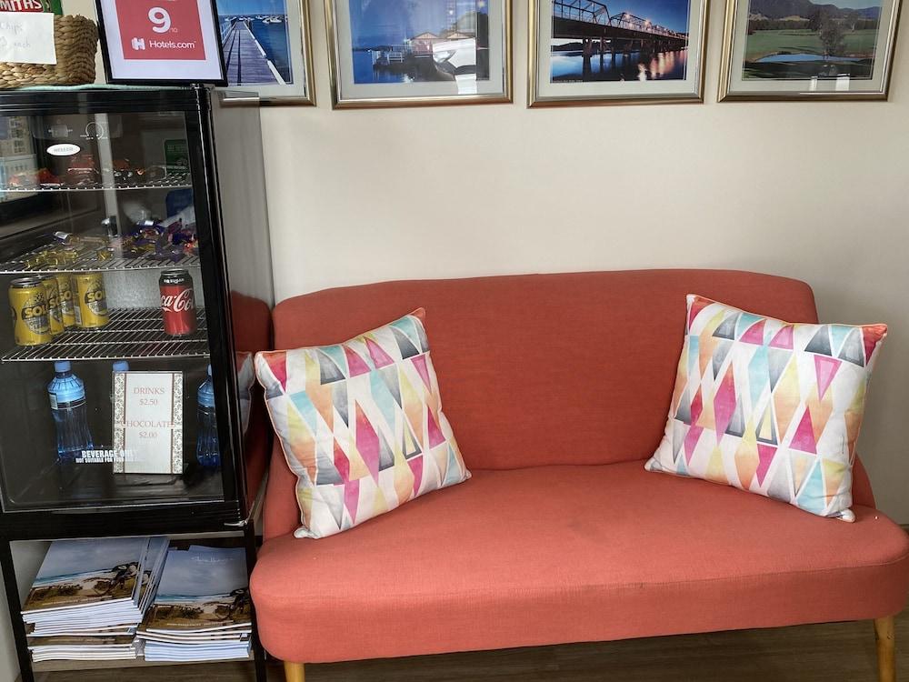Marriott Park Motel Наура Екстериор снимка